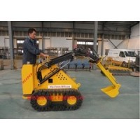 小型滑移挖掘機