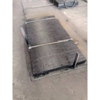 高鉻堆焊耐磨板    高鉻雙合金復(fù)合耐磨襯板