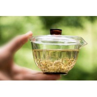 若想順心度過這個(gè)炎夏，敬請(qǐng)品飲冰鎮(zhèn)來鳳藤茶哦